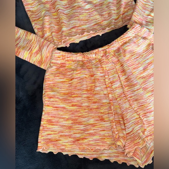 Colsie Long Sleeve & Shorts set - Picture 3 of 4